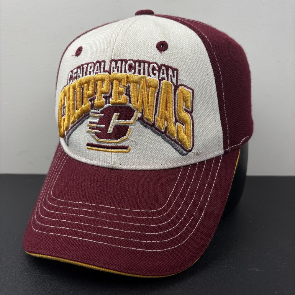 Vintage Central Michigan Chippewas Strapback Hat Y2K White Maroon NCAA Cap OSFM